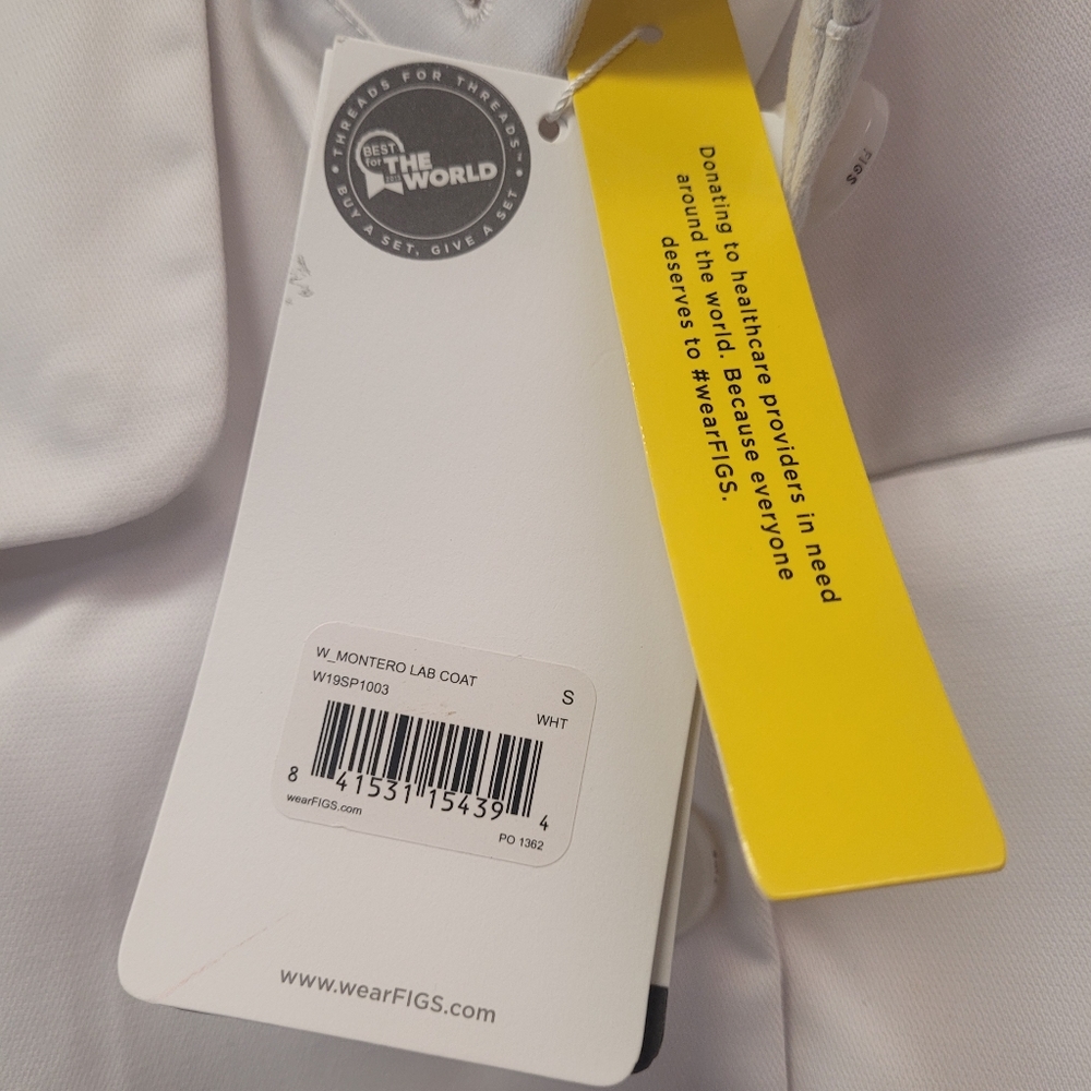 FIGS Lab Coat - Picture 6 of 15